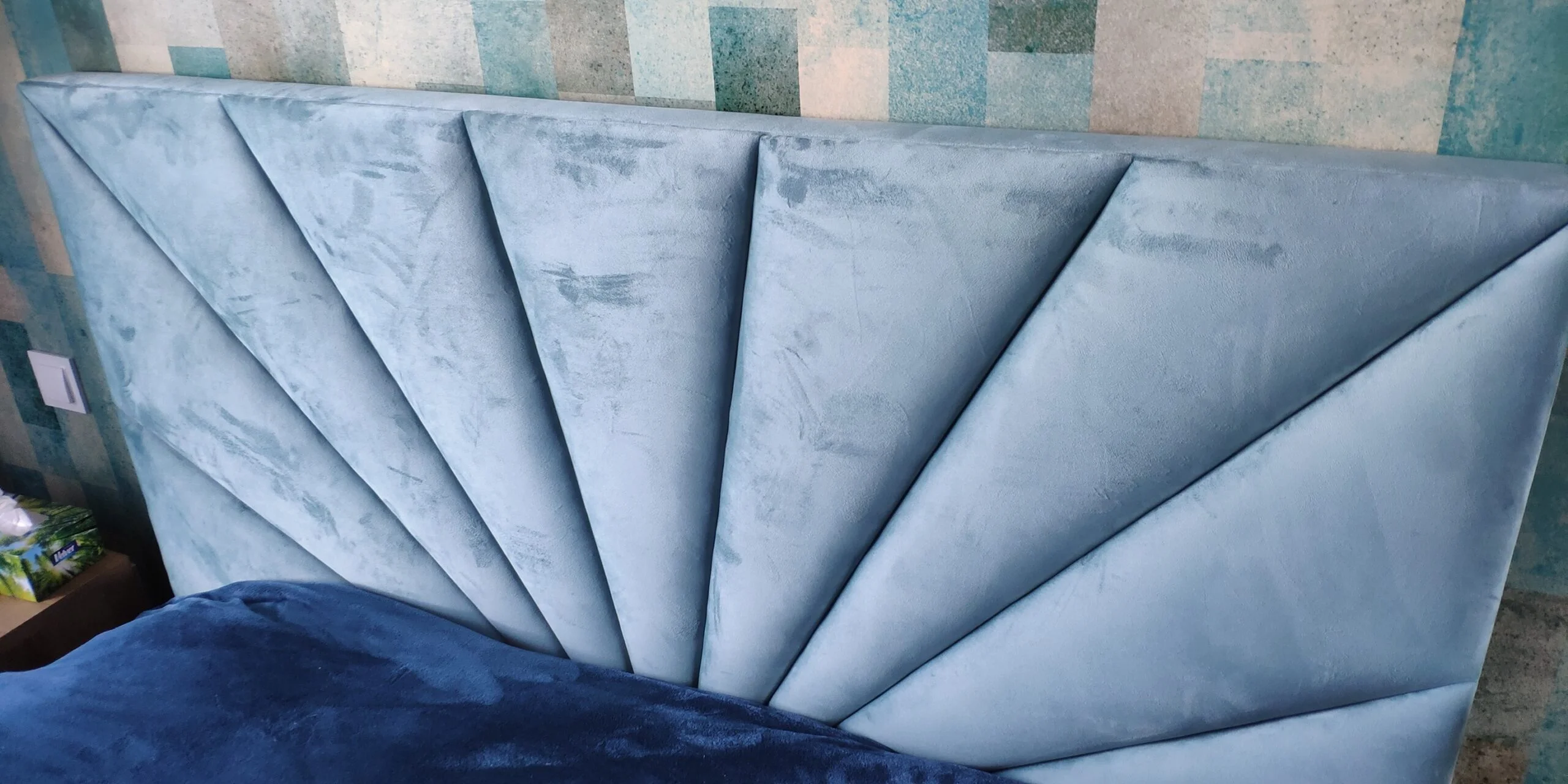 Łóżko sypialniane Roma z metalową ramą na podnośnikach gazowych - obrazek 6